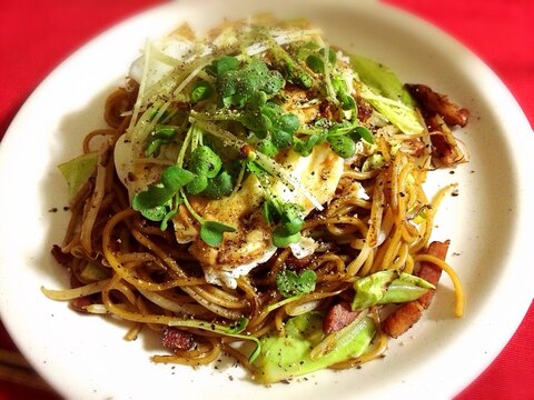 渾身の作品！ソース焼きそば(半熟目玉焼きのせ)